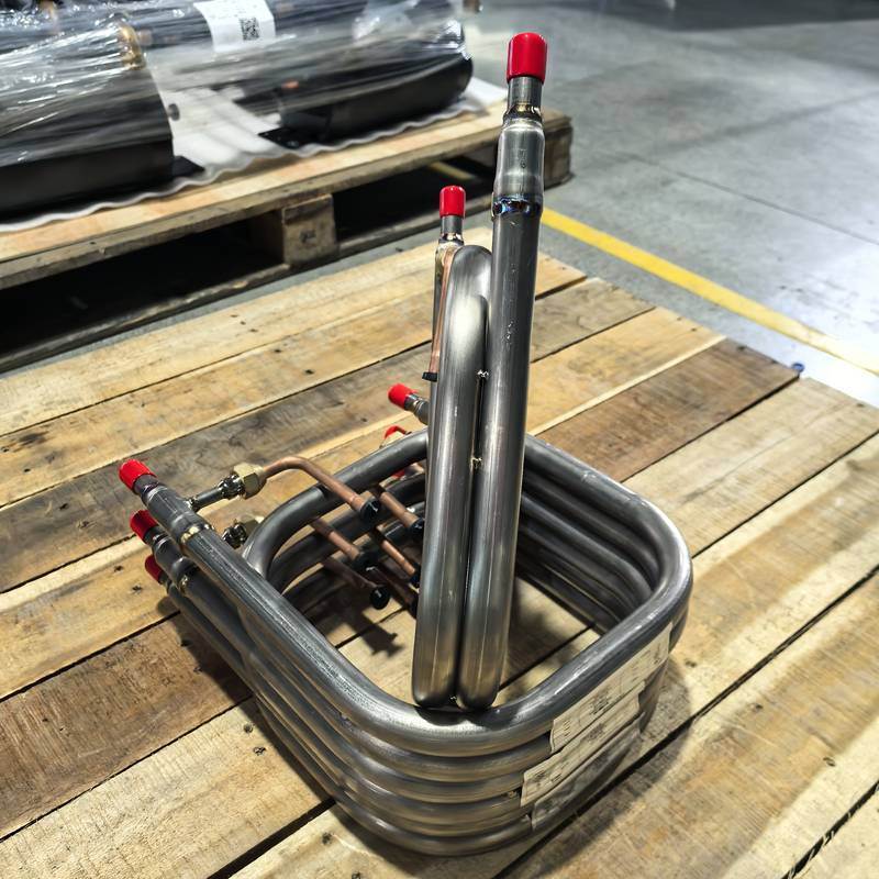 Tube In Tube Coaxial Heat Exchanger với độ dày ống bên trong 0,6mm Titanium TA1 vật liệu và 4.2MPA áp suất cực bên tủ lạnh
